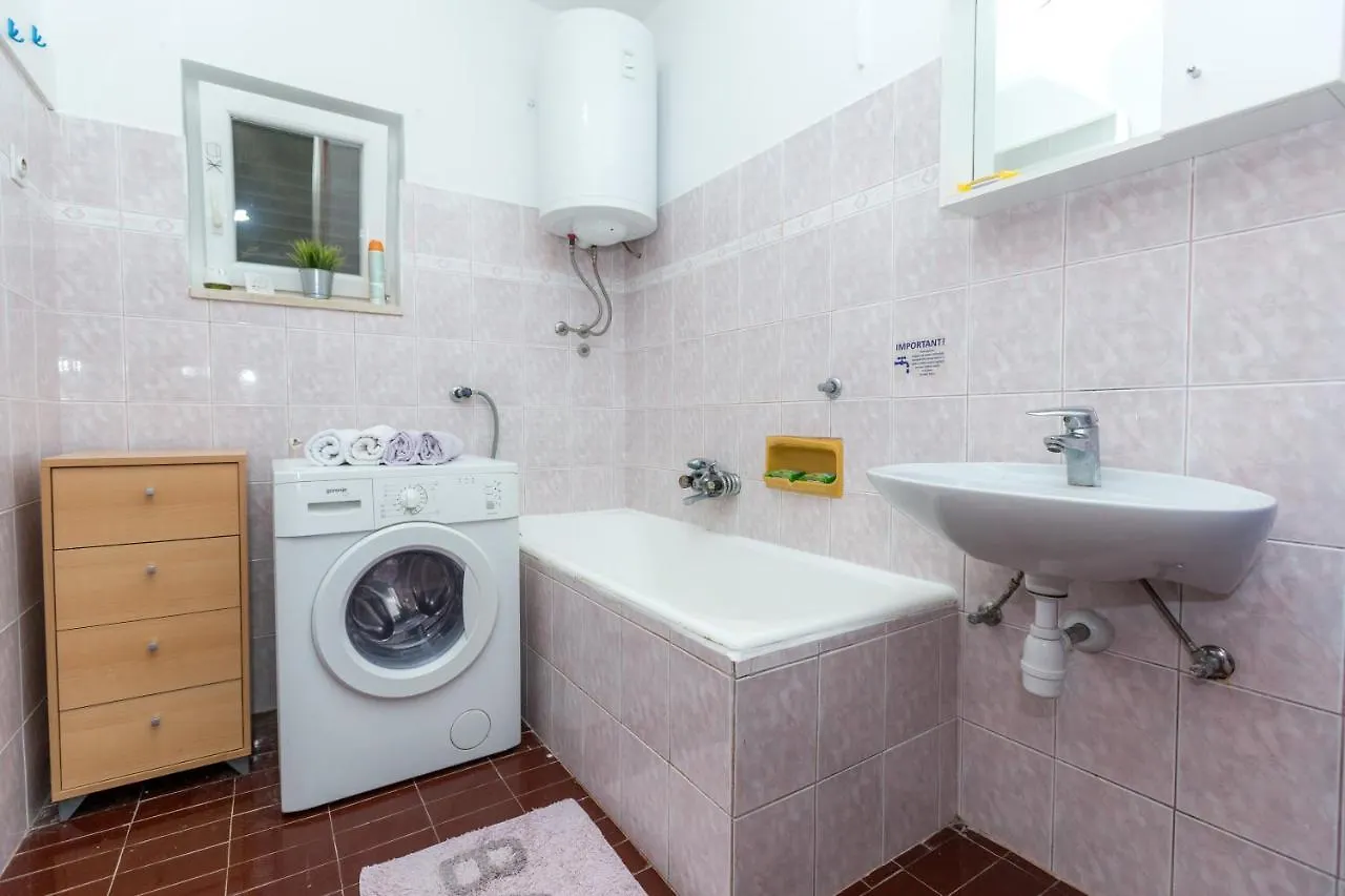Apartment Juranov Savar 0*,  Croatia