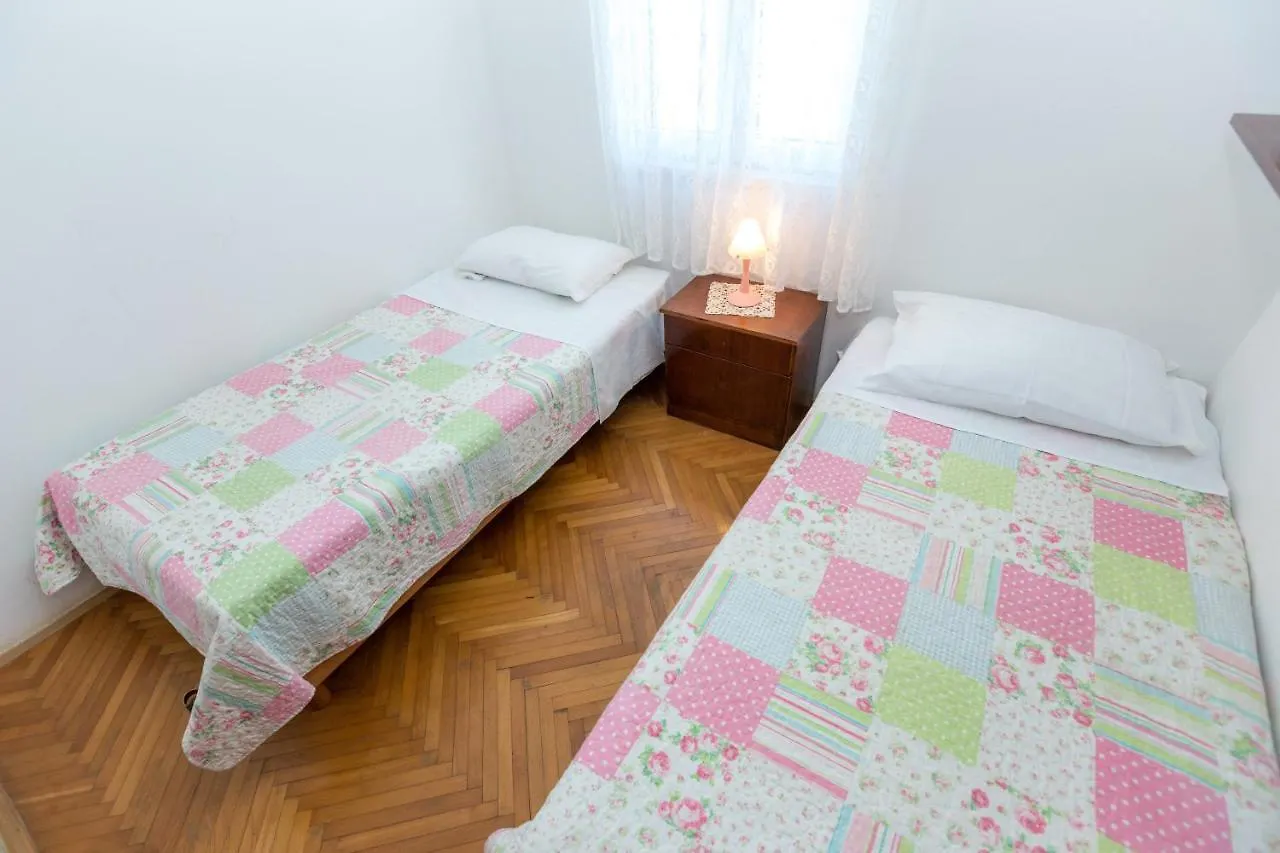 Apartment Juranov Savar